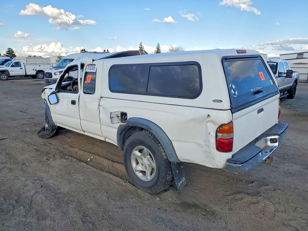 2004 TOYOTA TACOMA photo 2