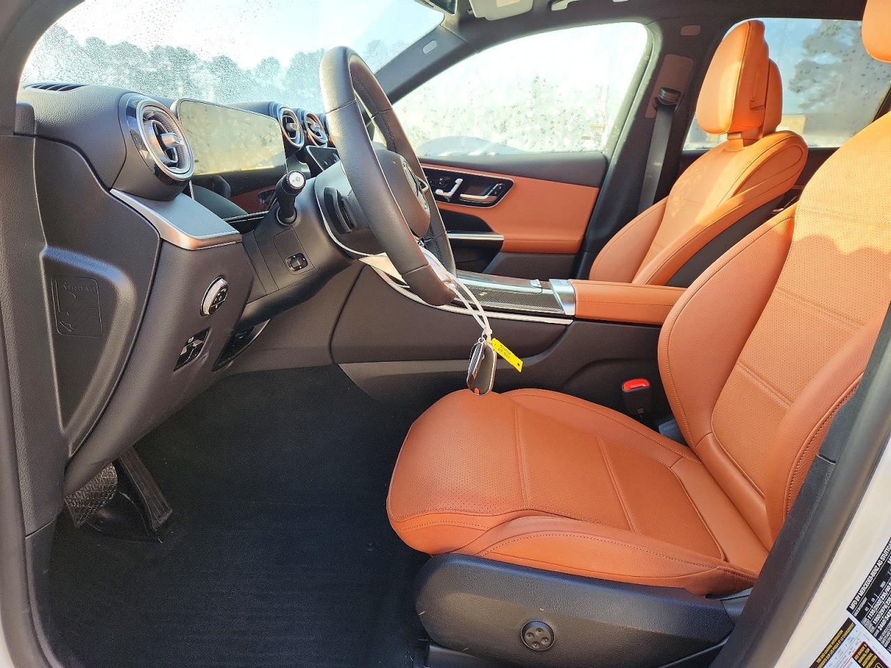 2025 MERCEDES-BENZ GLC 300 photo 19