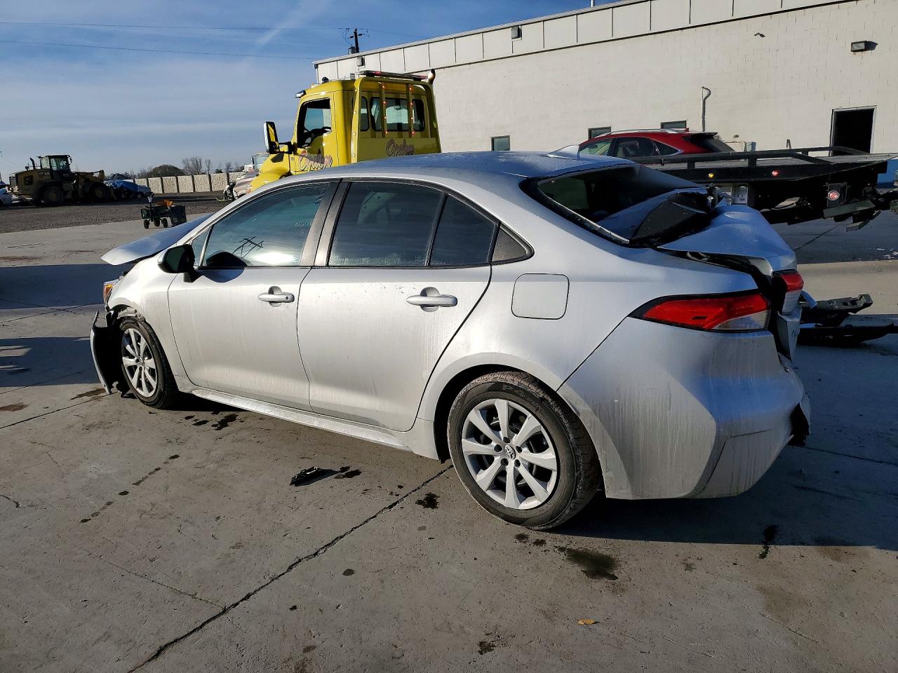 2022 TOYOTA COROLLA LE photo 2