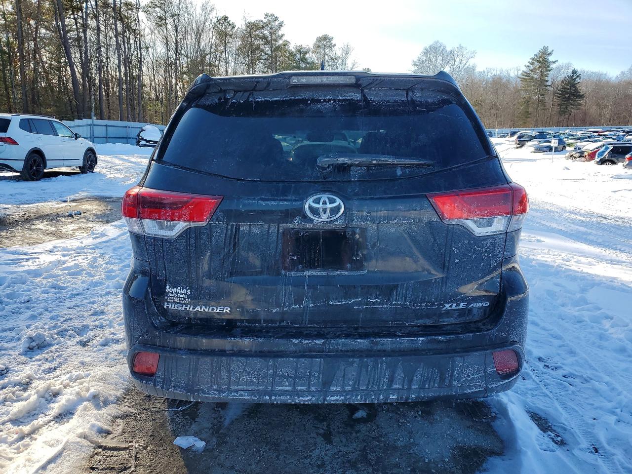 2017 TOYOTA HIGHLANDER SE photo 6