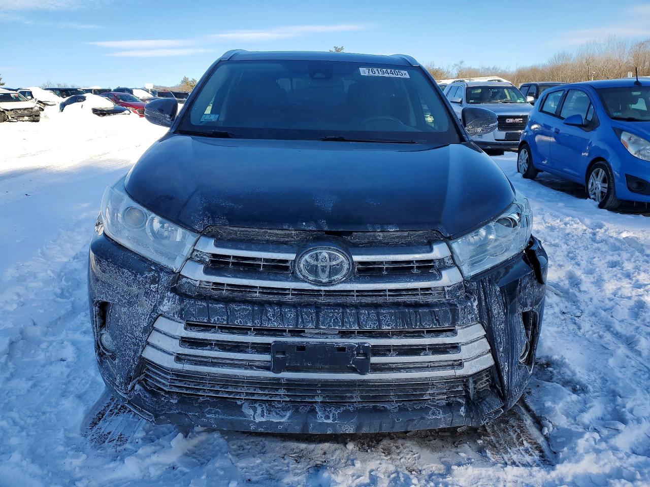 2017 TOYOTA HIGHLANDER SE photo 5
