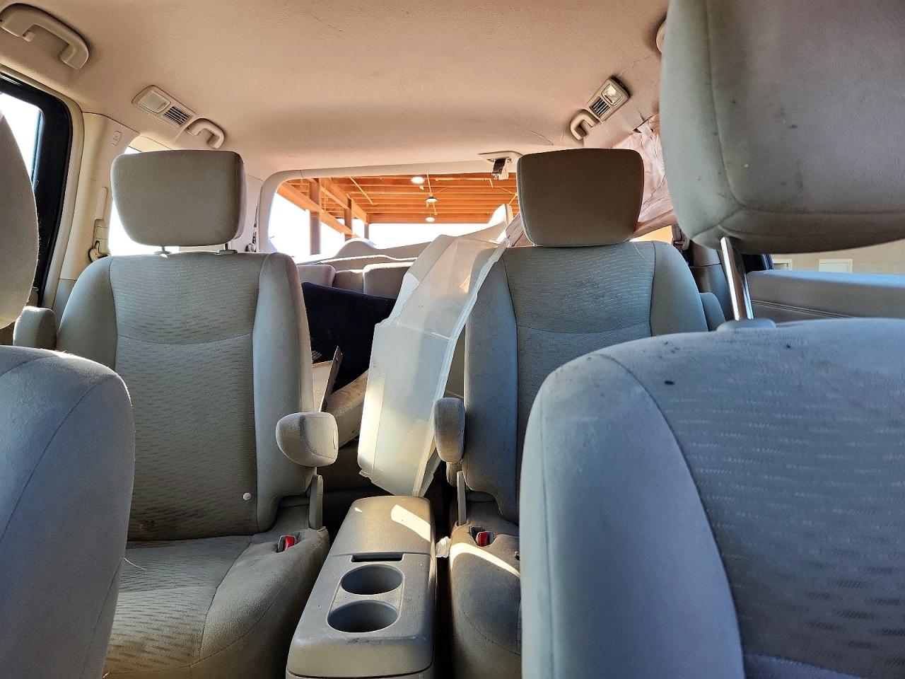 2016 NISSAN QUEST S photo 10