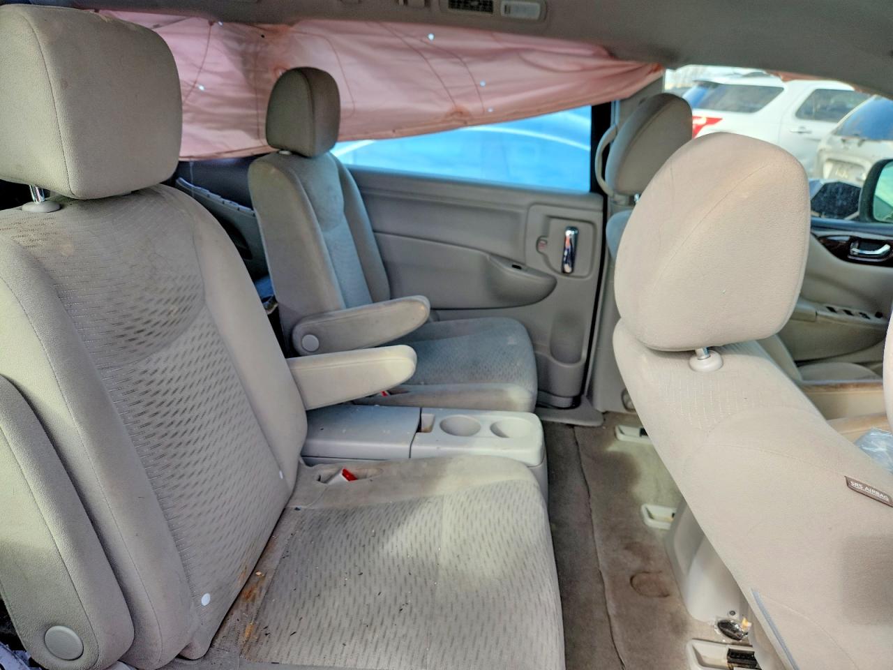 2016 NISSAN QUEST S photo 11