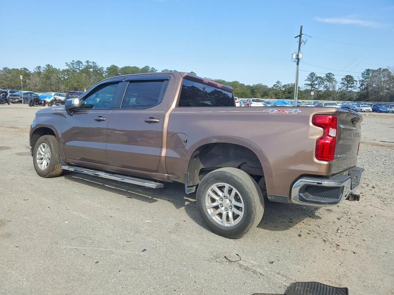 2019 CHEVROLET SILVERADO K1500 LT photo 4