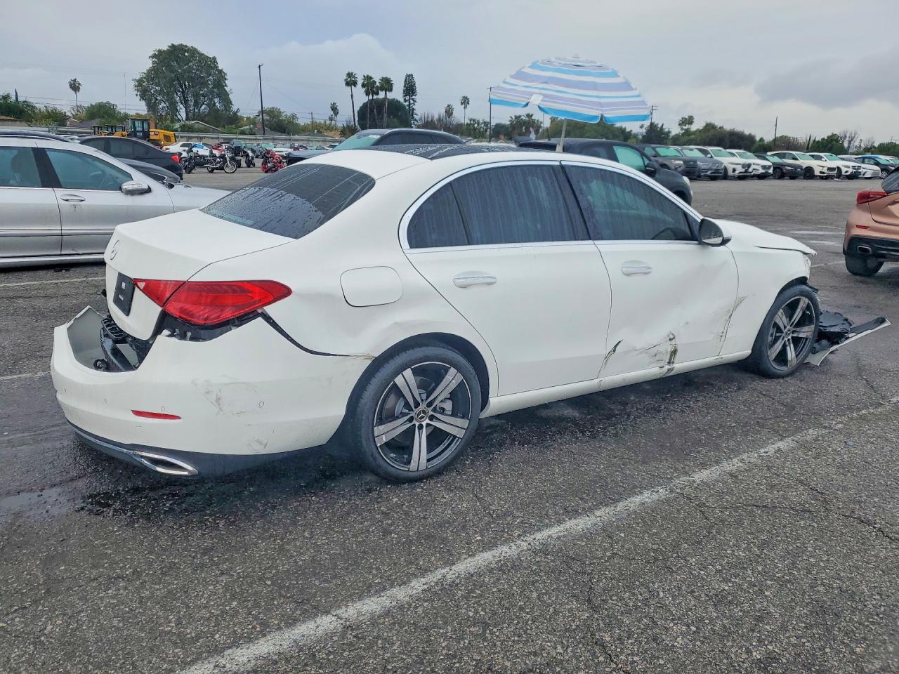 2025 MERCEDES-BENZ C 300 photo 3