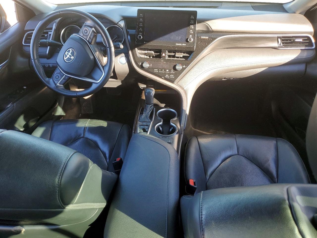 2021 TOYOTA CAMRY XLE photo 15