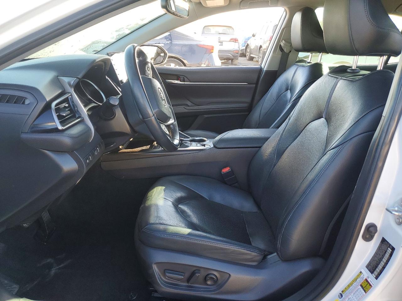 2021 TOYOTA CAMRY XLE photo 13