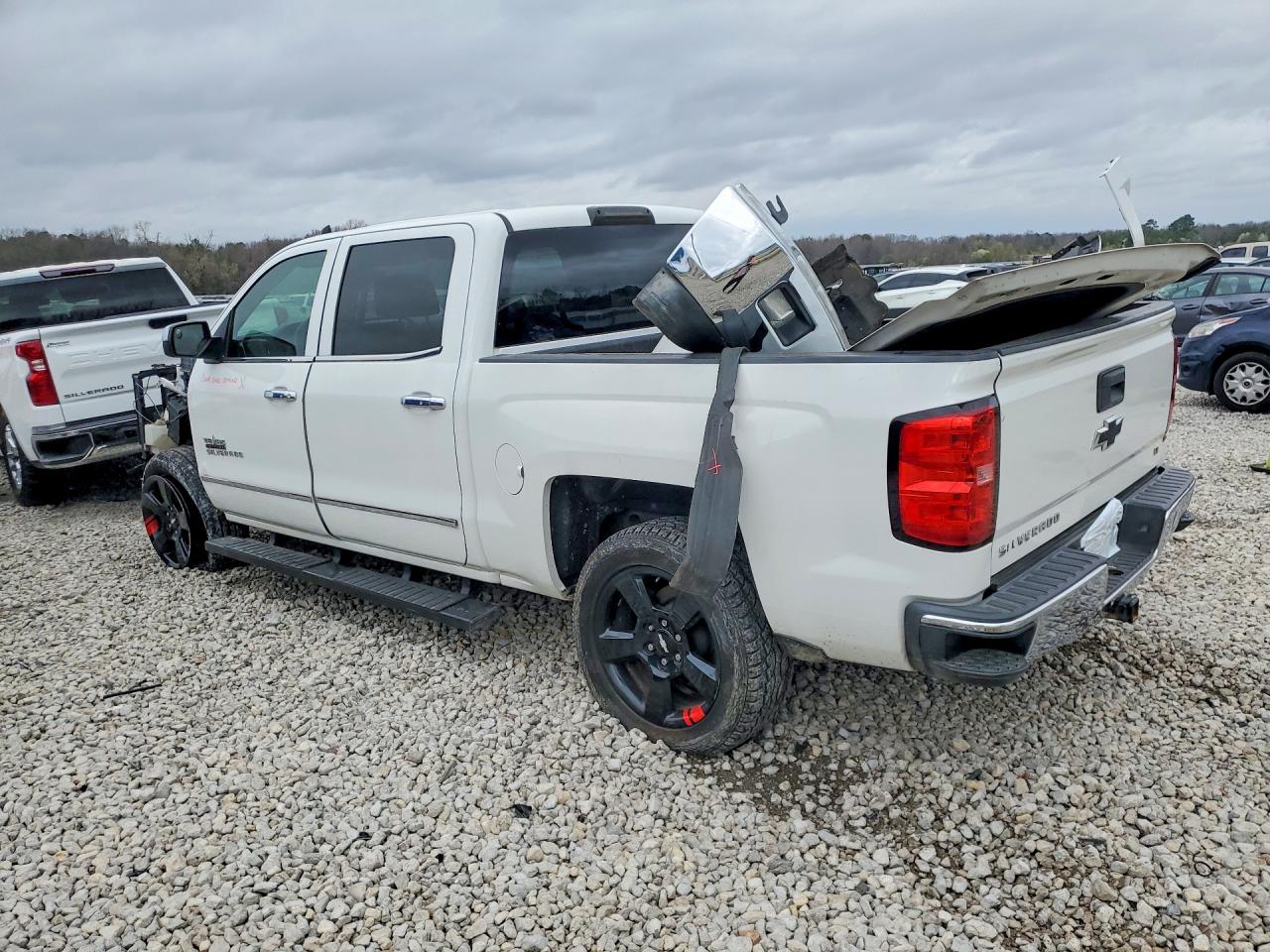 2015 CHEVROLET SILVERADO C1500 LT photo 3