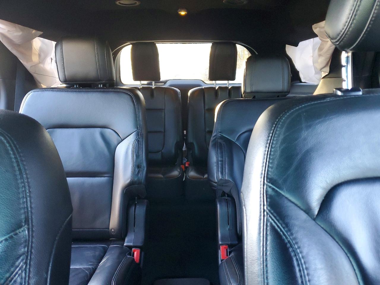 2017 FORD EXPLORER XLT photo 28