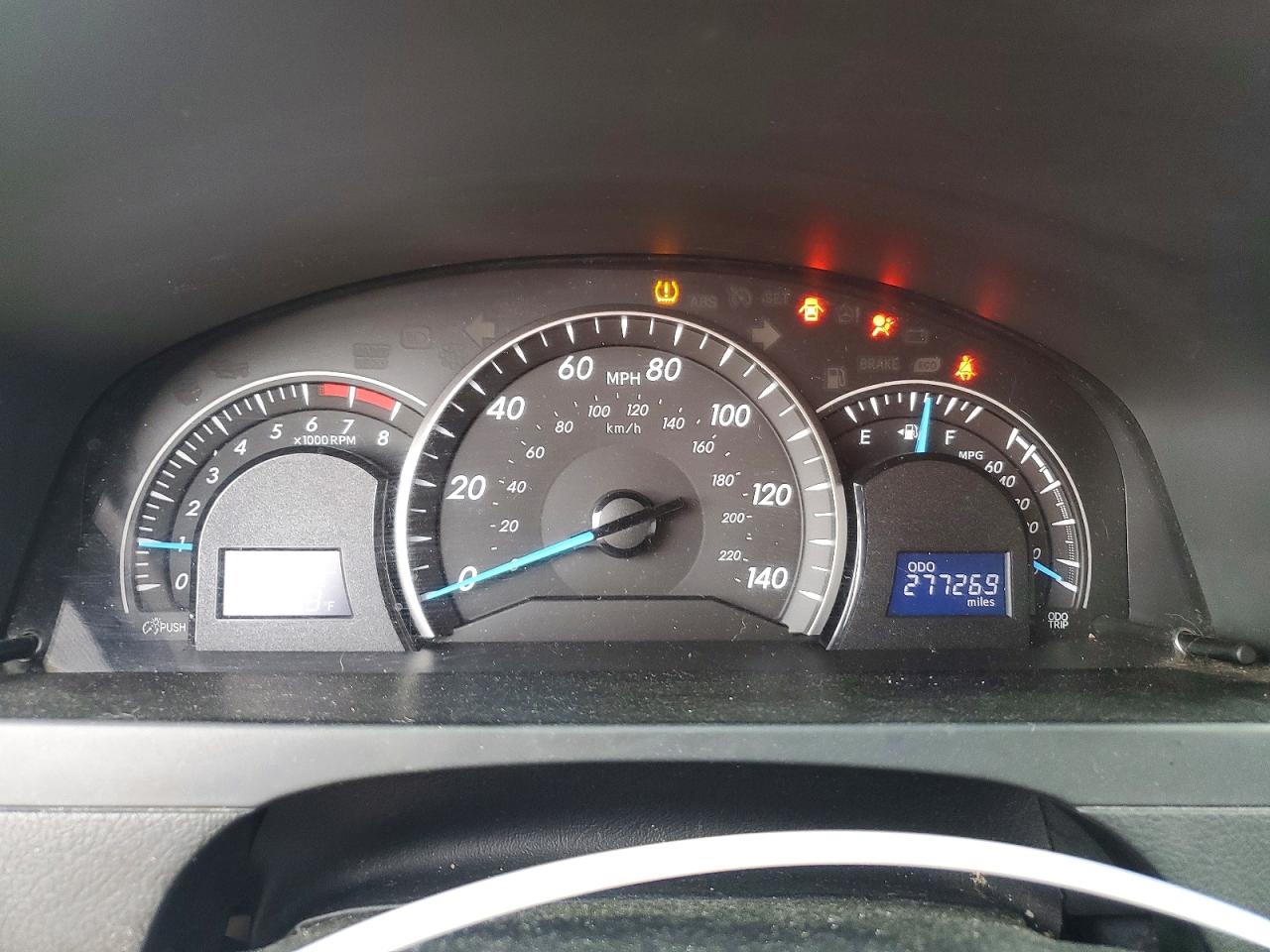 2013 TOYOTA CAMRY L photo 17
