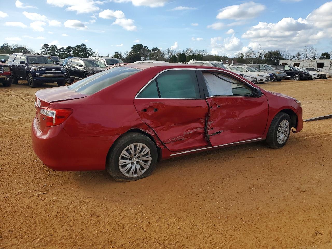2013 TOYOTA CAMRY L photo 5