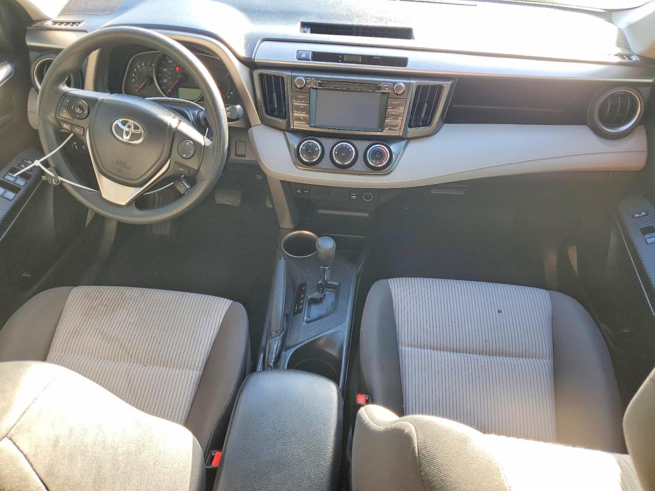 2014 TOYOTA RAV4 LE photo 8