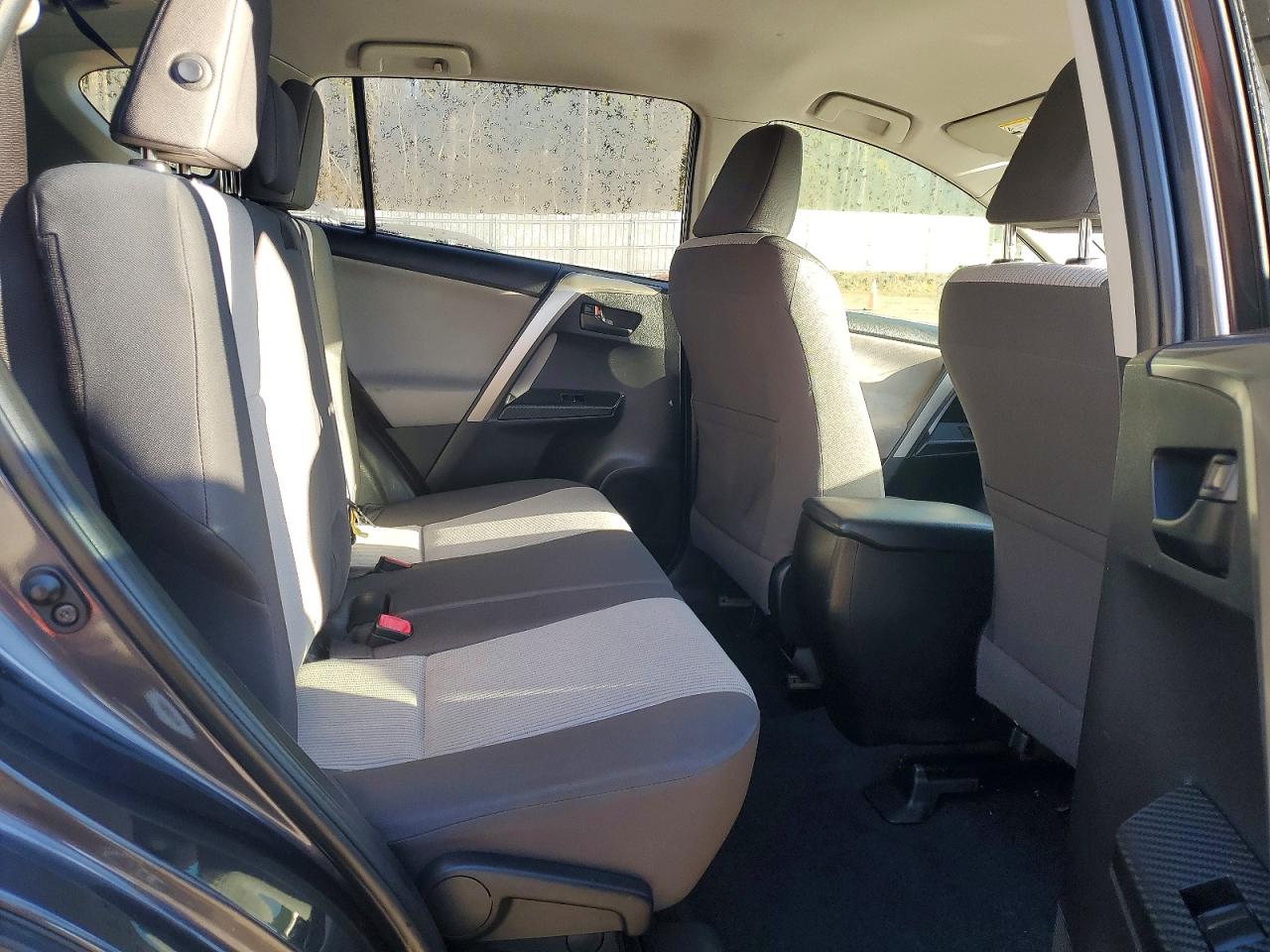 2014 TOYOTA RAV4 LE photo 11