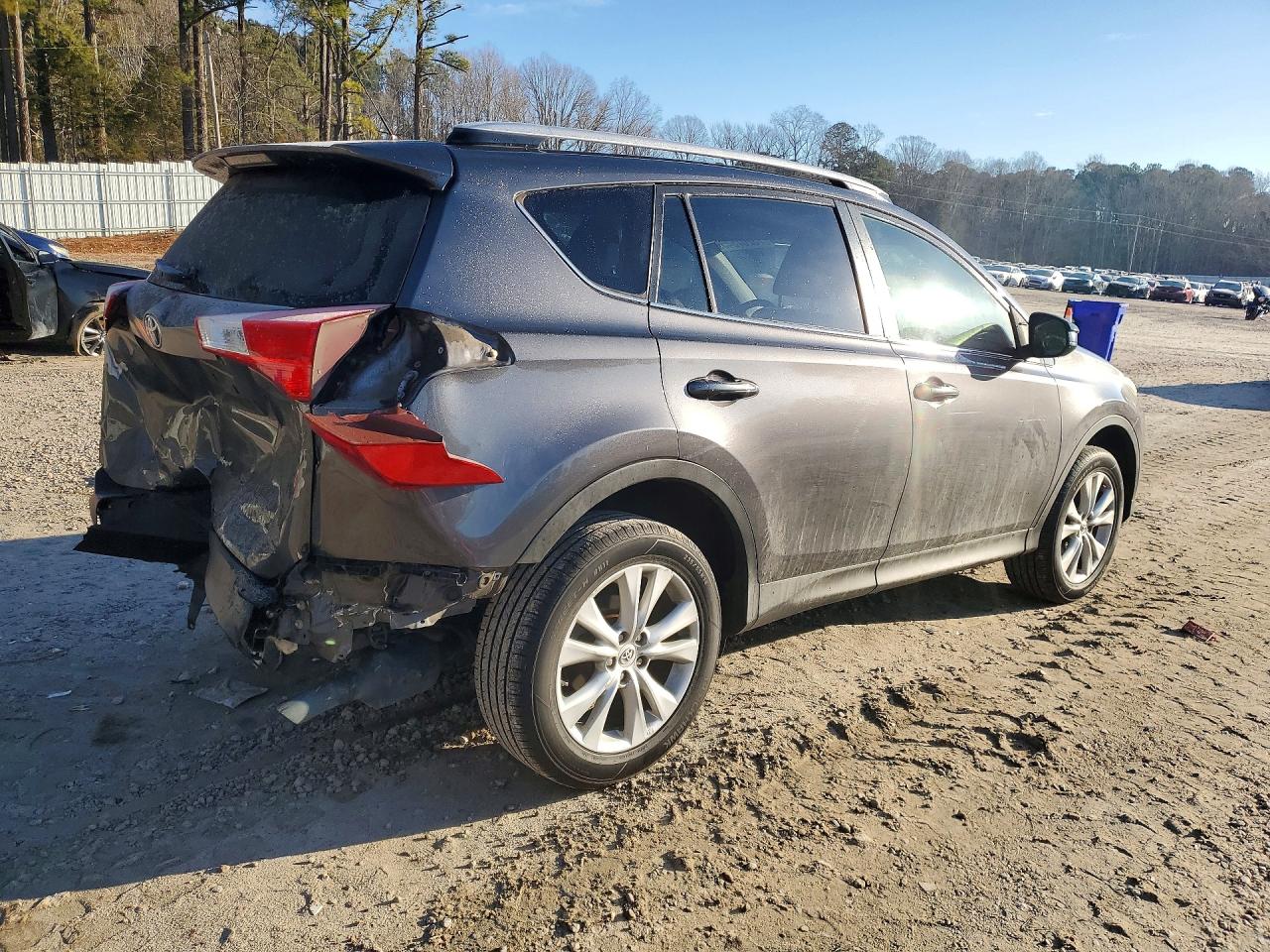 2014 TOYOTA RAV4 LE photo 3