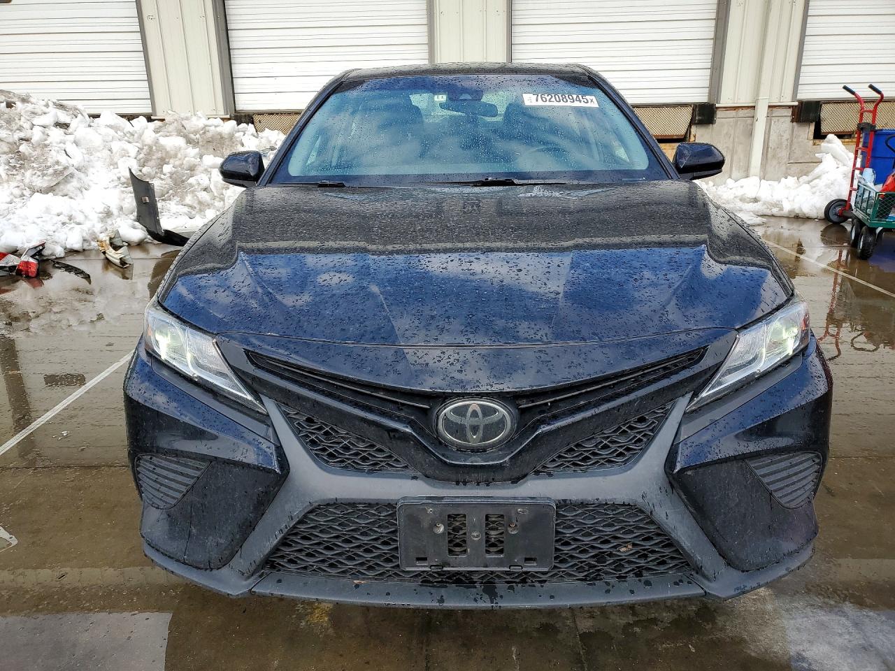 2020 TOYOTA CAMRY SE photo 5