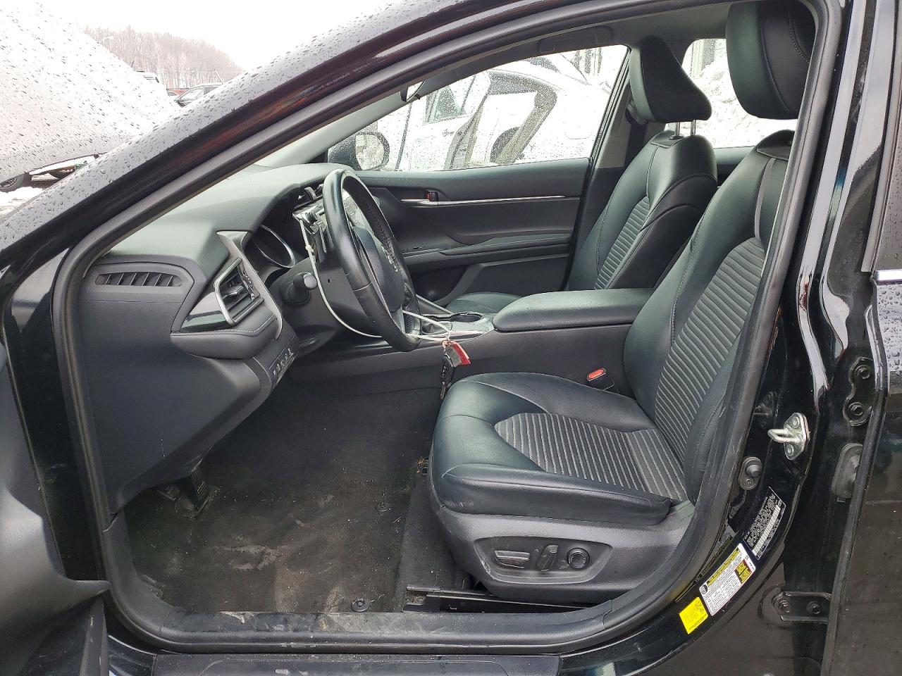 2020 TOYOTA CAMRY SE photo 7
