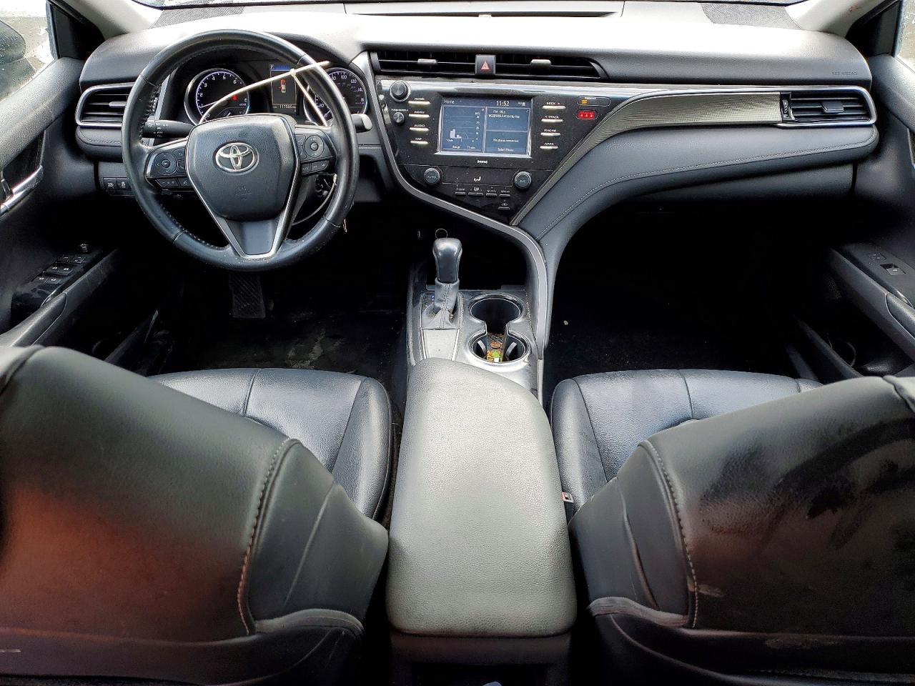 2020 TOYOTA CAMRY SE photo 8