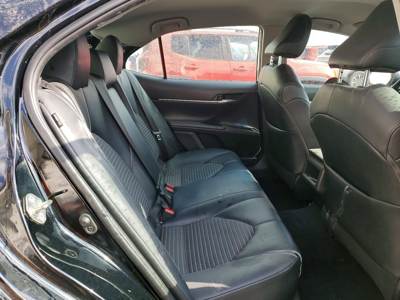 2020 TOYOTA CAMRY SE photo 10