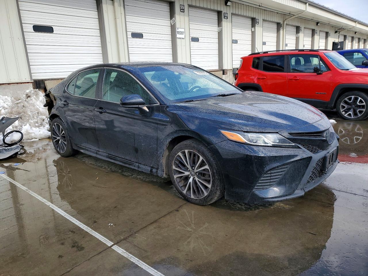 2020 TOYOTA CAMRY SE photo 4