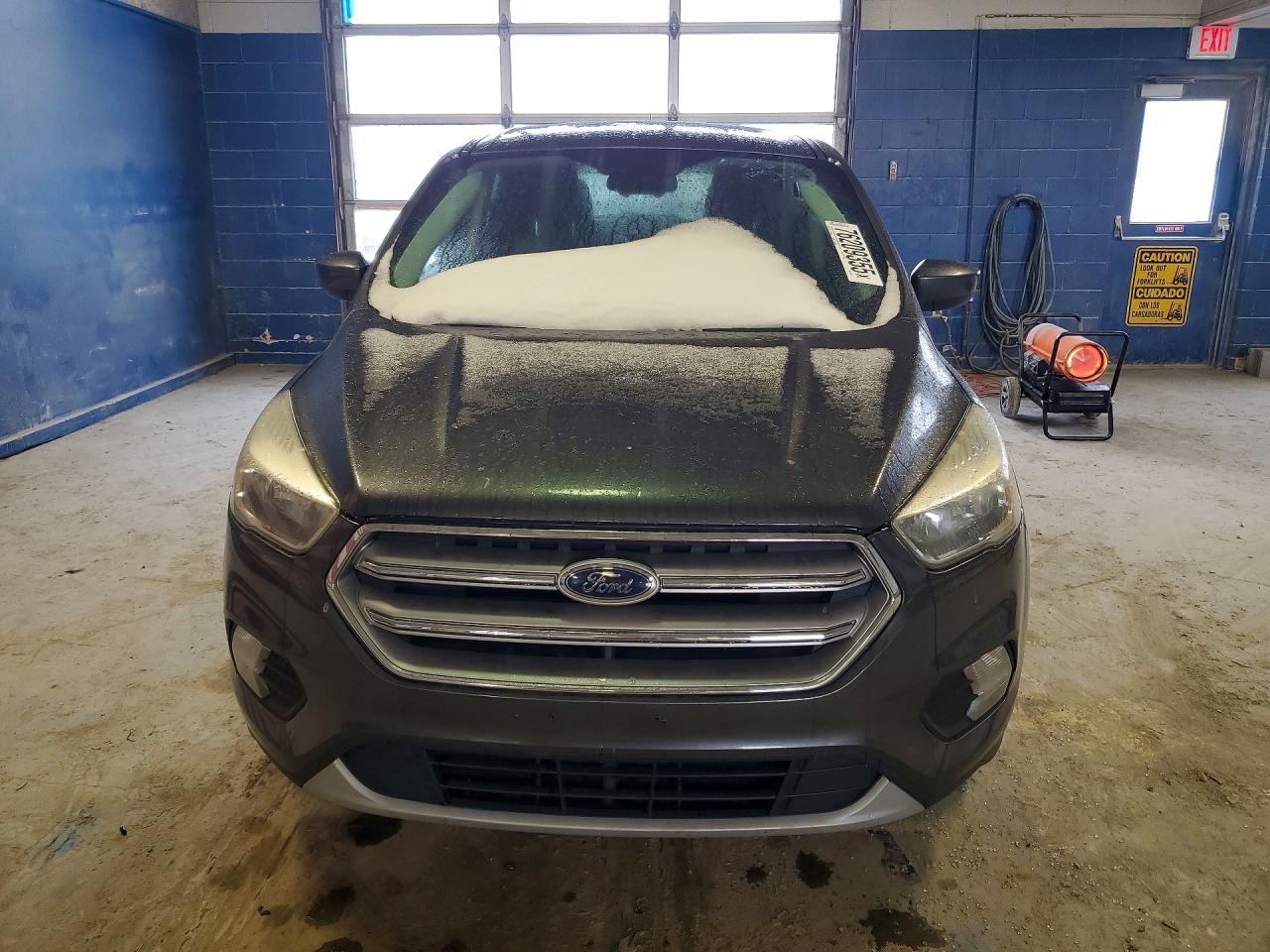 2017 FORD ESCAPE SE photo 9