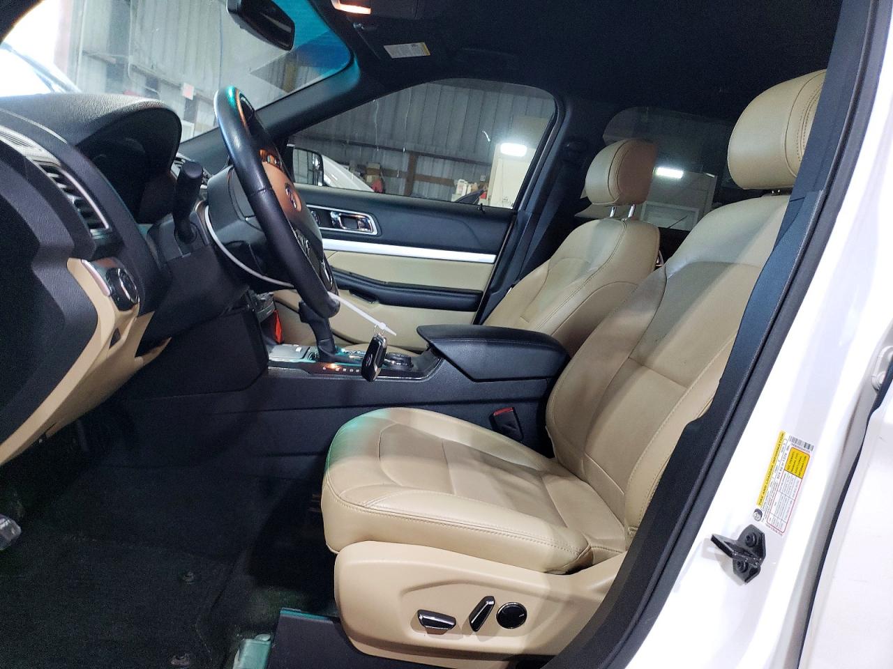 2016 FORD EXPLORER XLT photo 13
