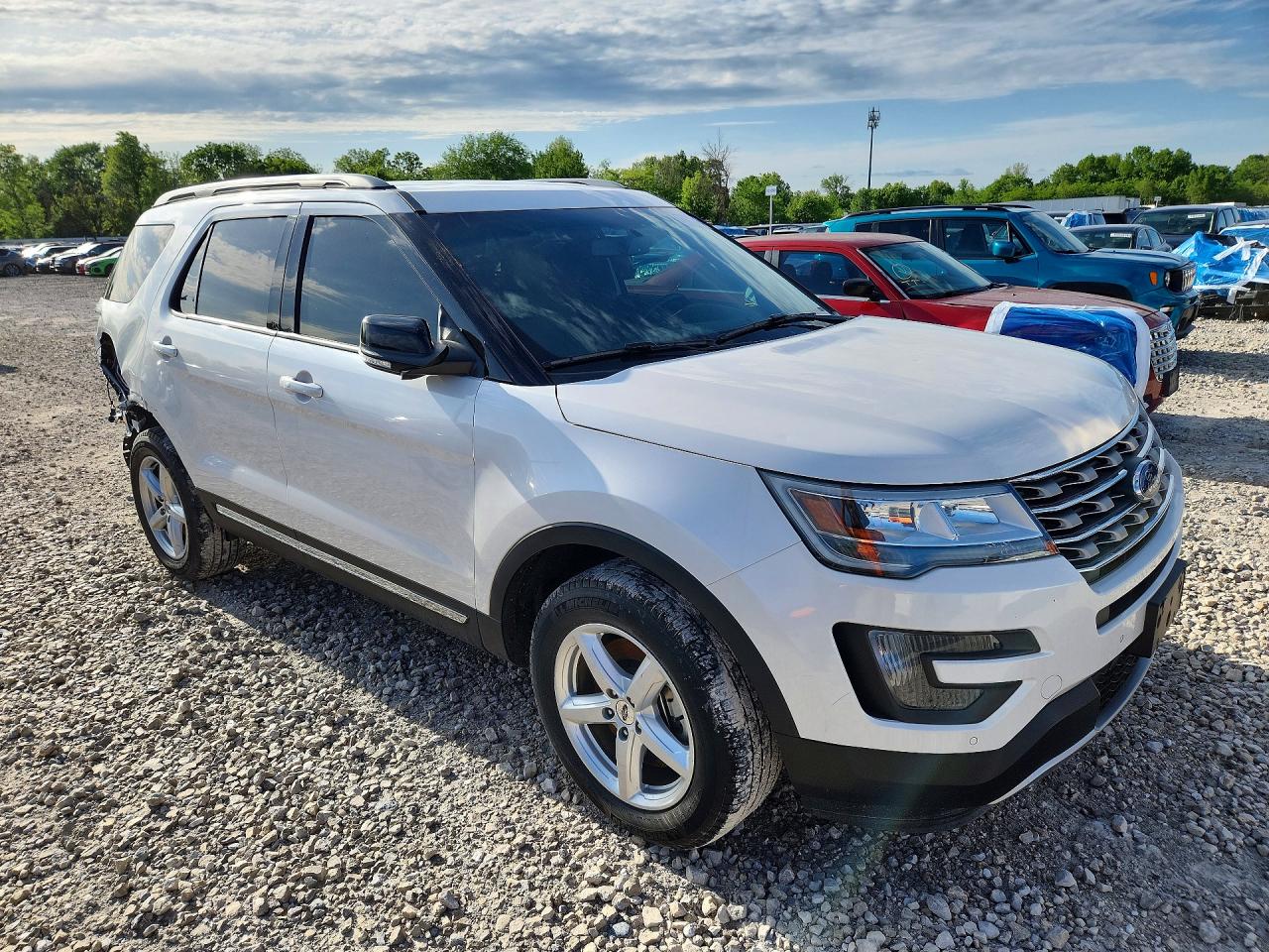2016 FORD EXPLORER XLT photo 7