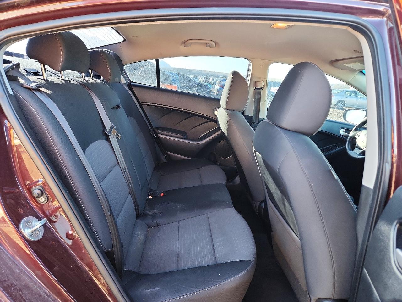 2017 KIA FORTE LX photo 19