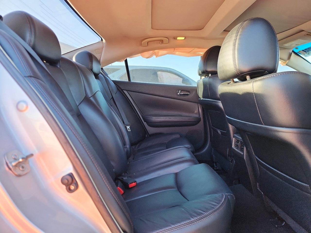 2011 NISSAN MAXIMA S photo 19