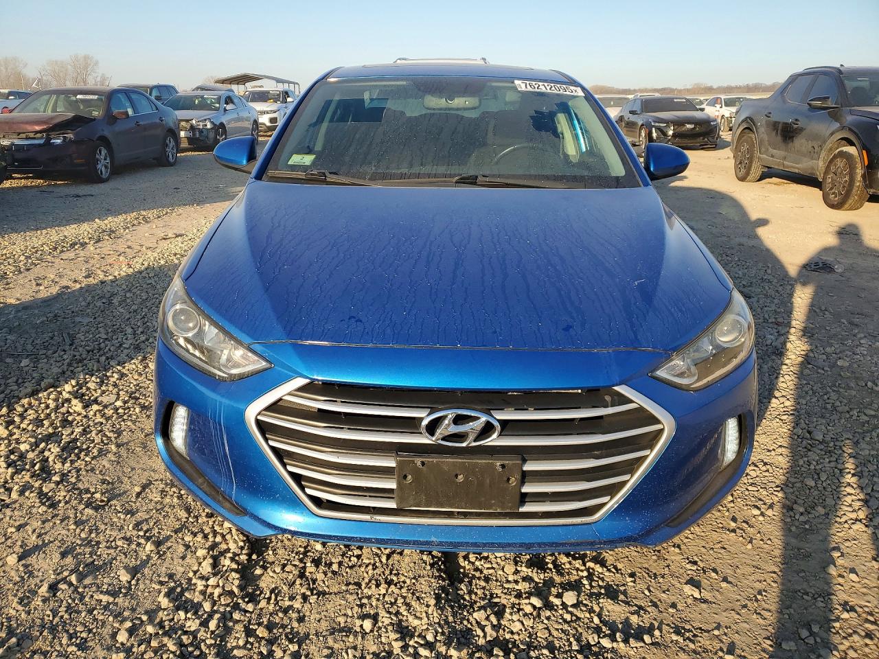2017 HYUNDAI ELANTRA photo 5