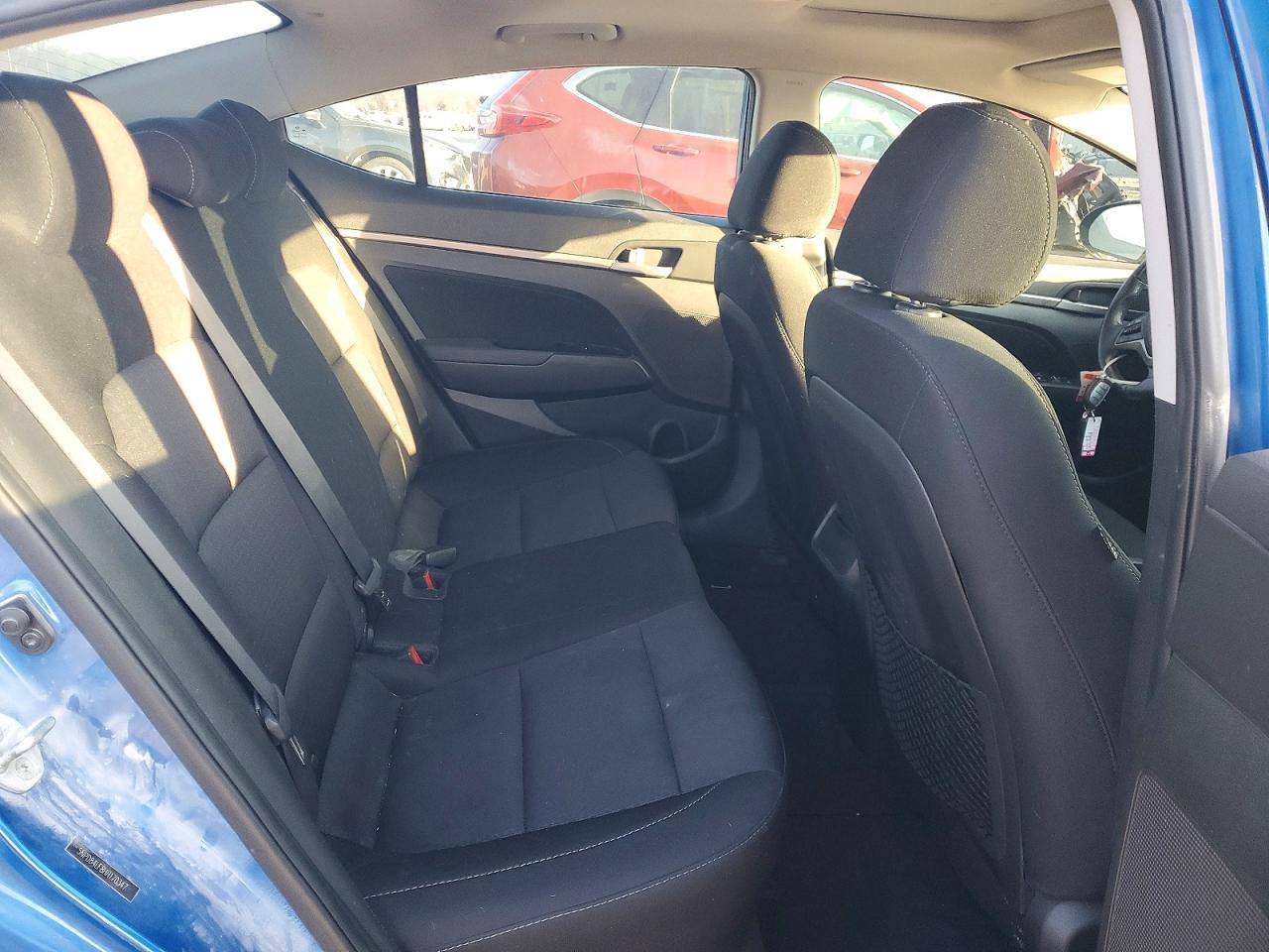 2017 HYUNDAI ELANTRA photo 10