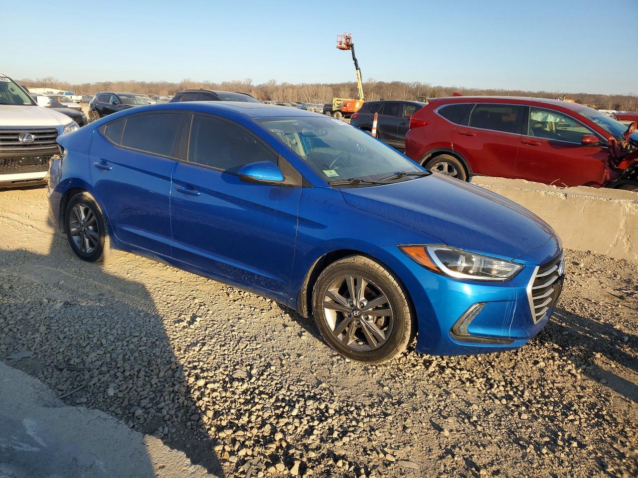 2017 HYUNDAI ELANTRA photo 4