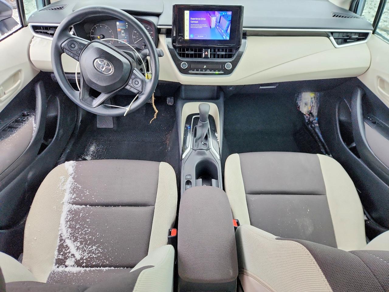 2025 TOYOTA COROLLA LE photo 8