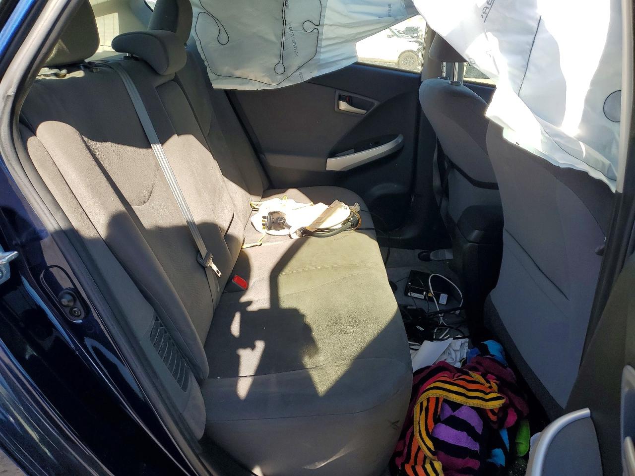 2015 TOYOTA PRIUS photo 10