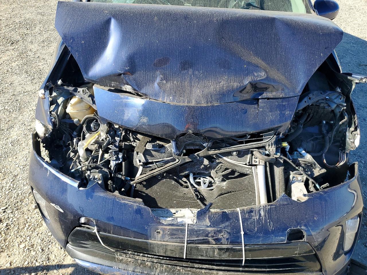 2015 TOYOTA PRIUS photo 11