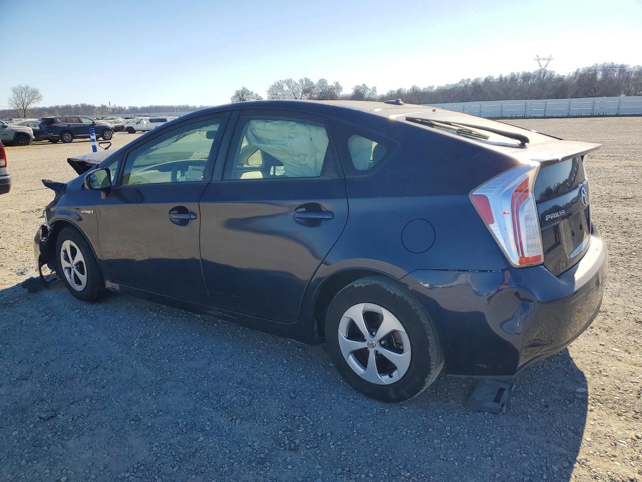 2015 TOYOTA PRIUS photo 2