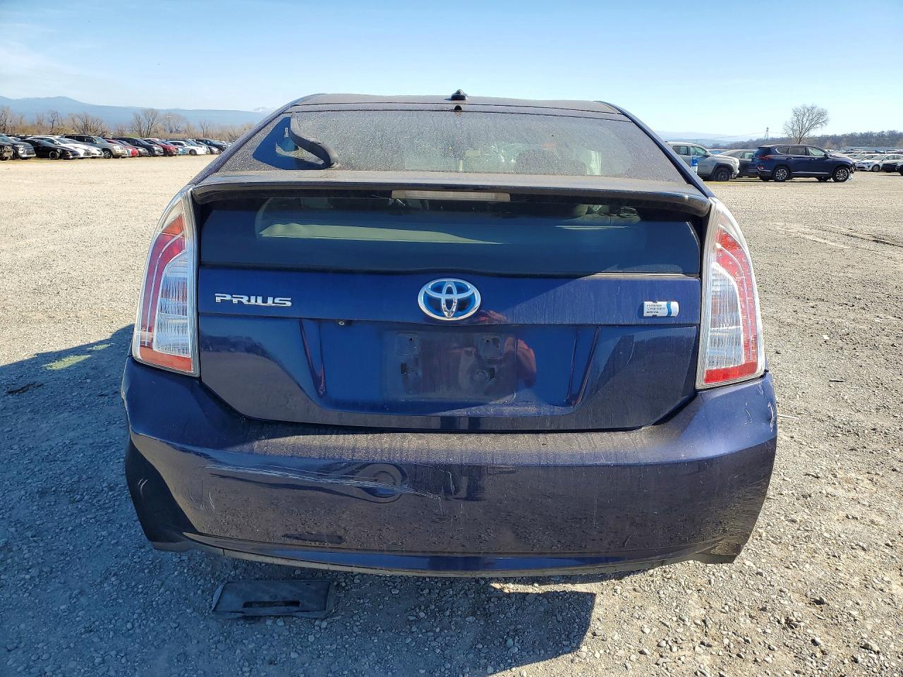 2015 TOYOTA PRIUS photo 6