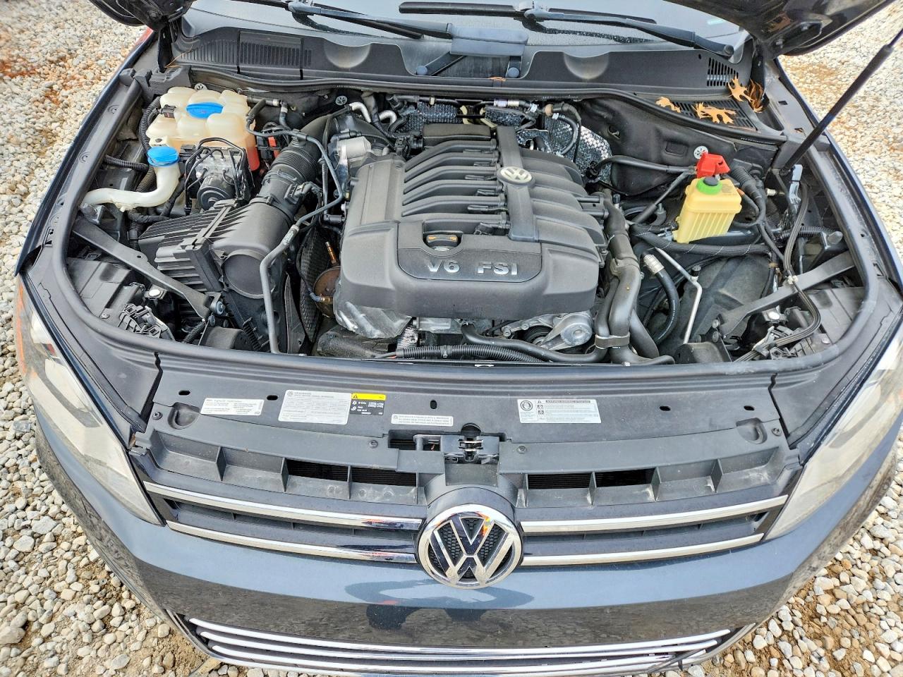 2014 VOLKSWAGEN TOUAREG V6 photo 23