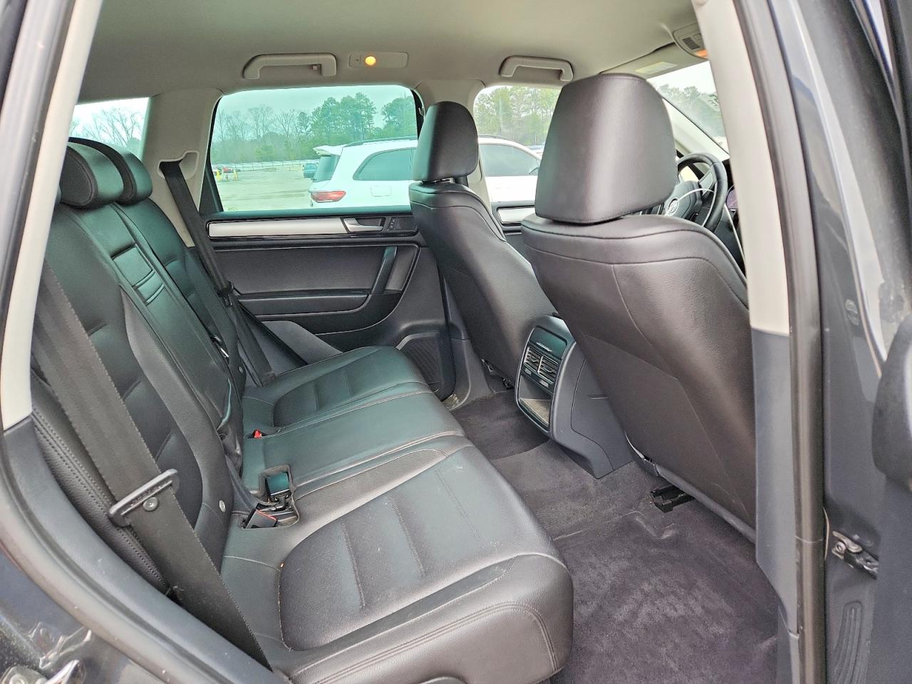 2014 VOLKSWAGEN TOUAREG V6 photo 21