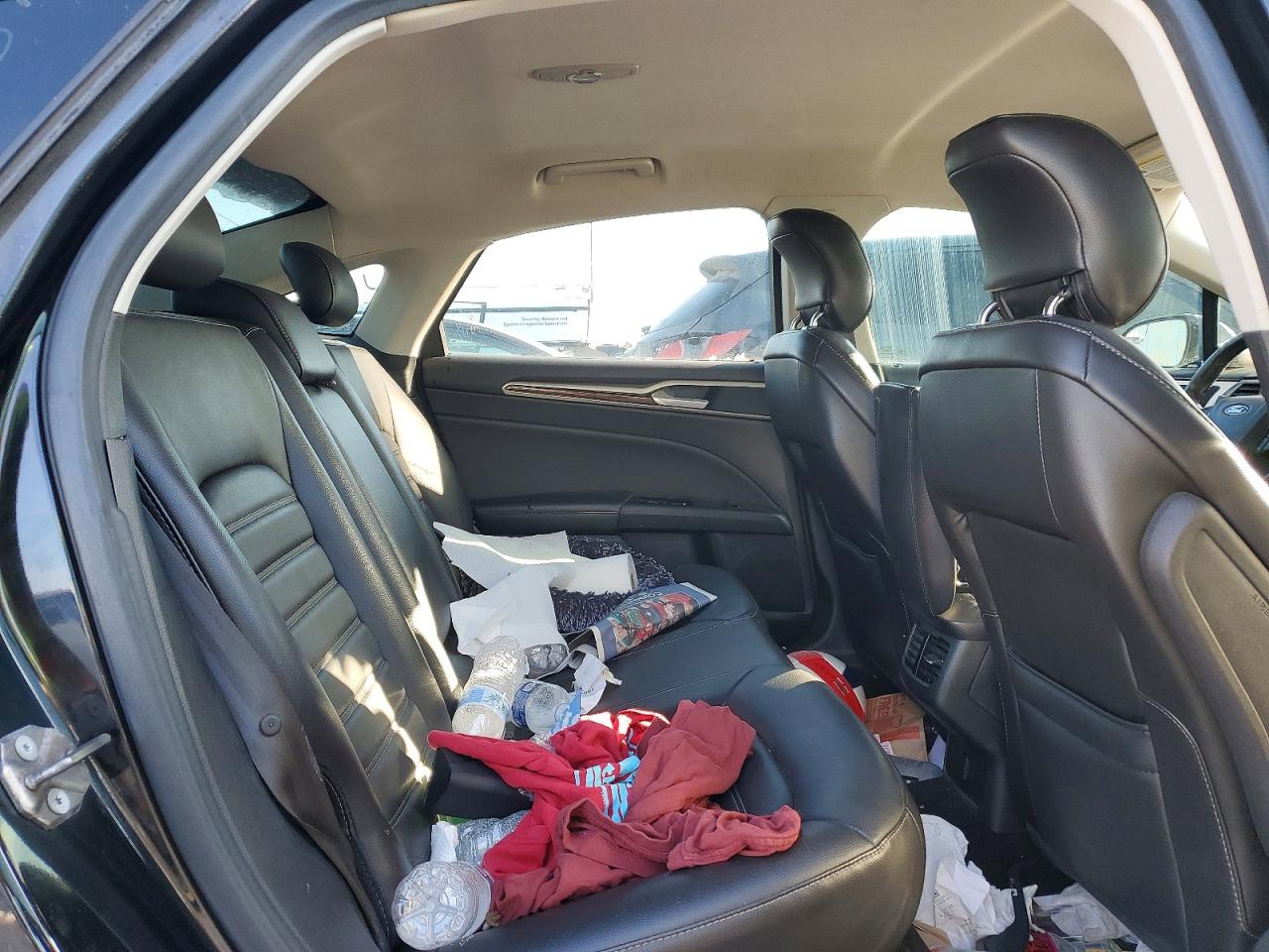 2013 FORD FUSION SE photo 28