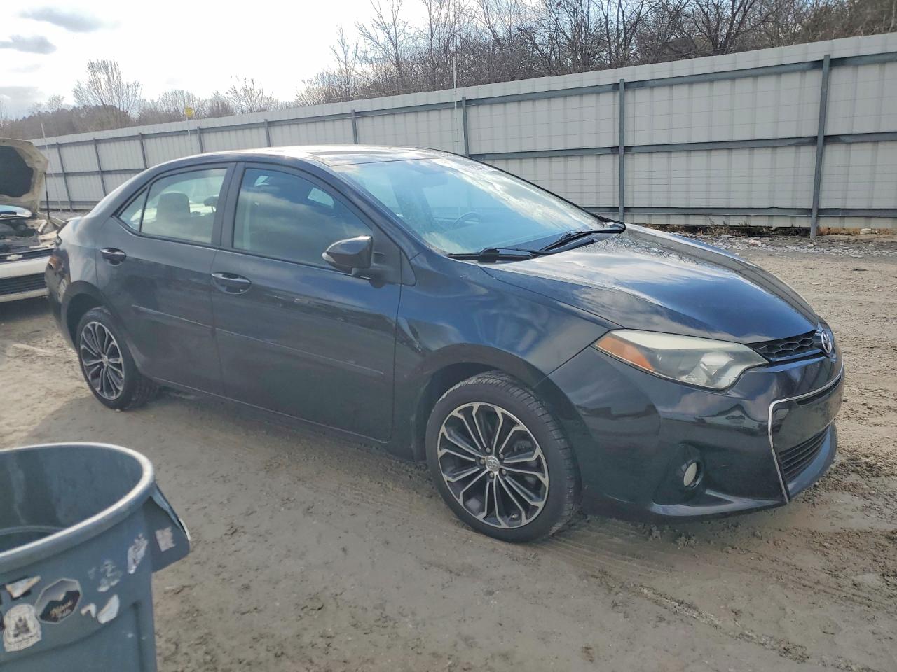 2016 TOYOTA COROLLA photo 4