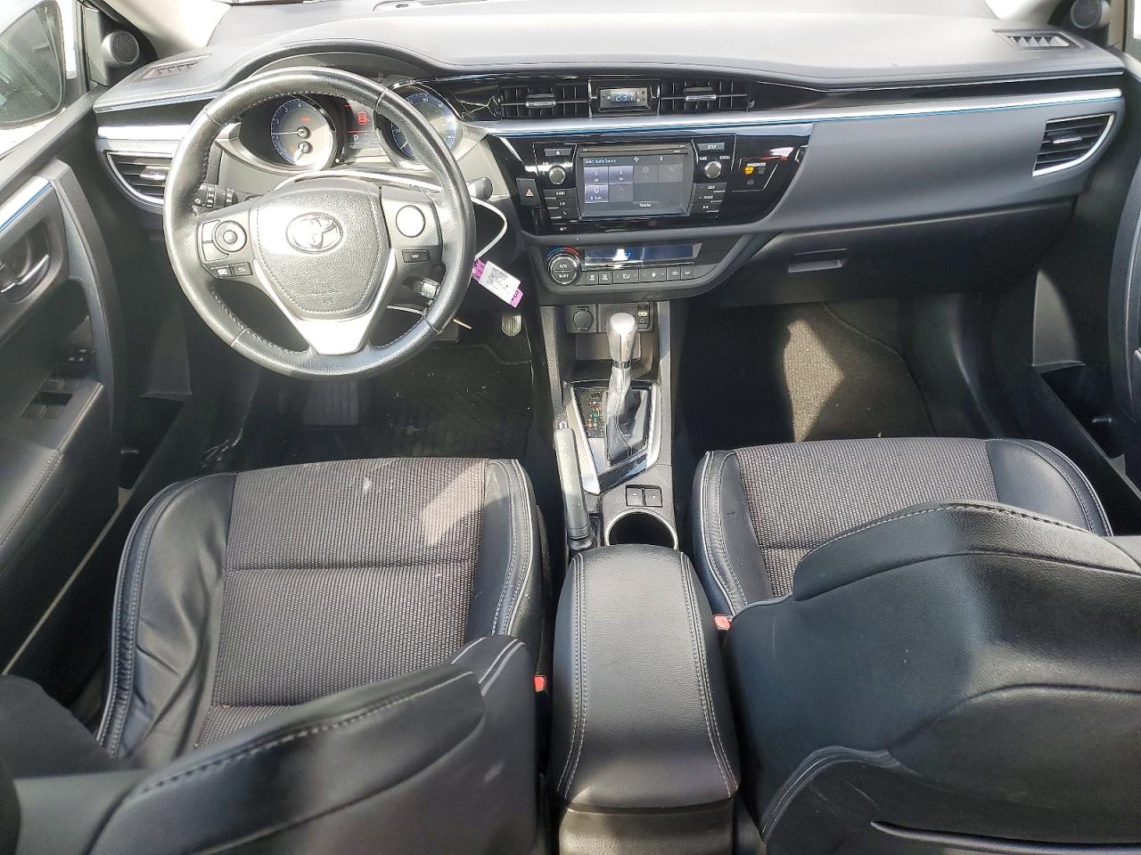 2016 TOYOTA COROLLA photo 8