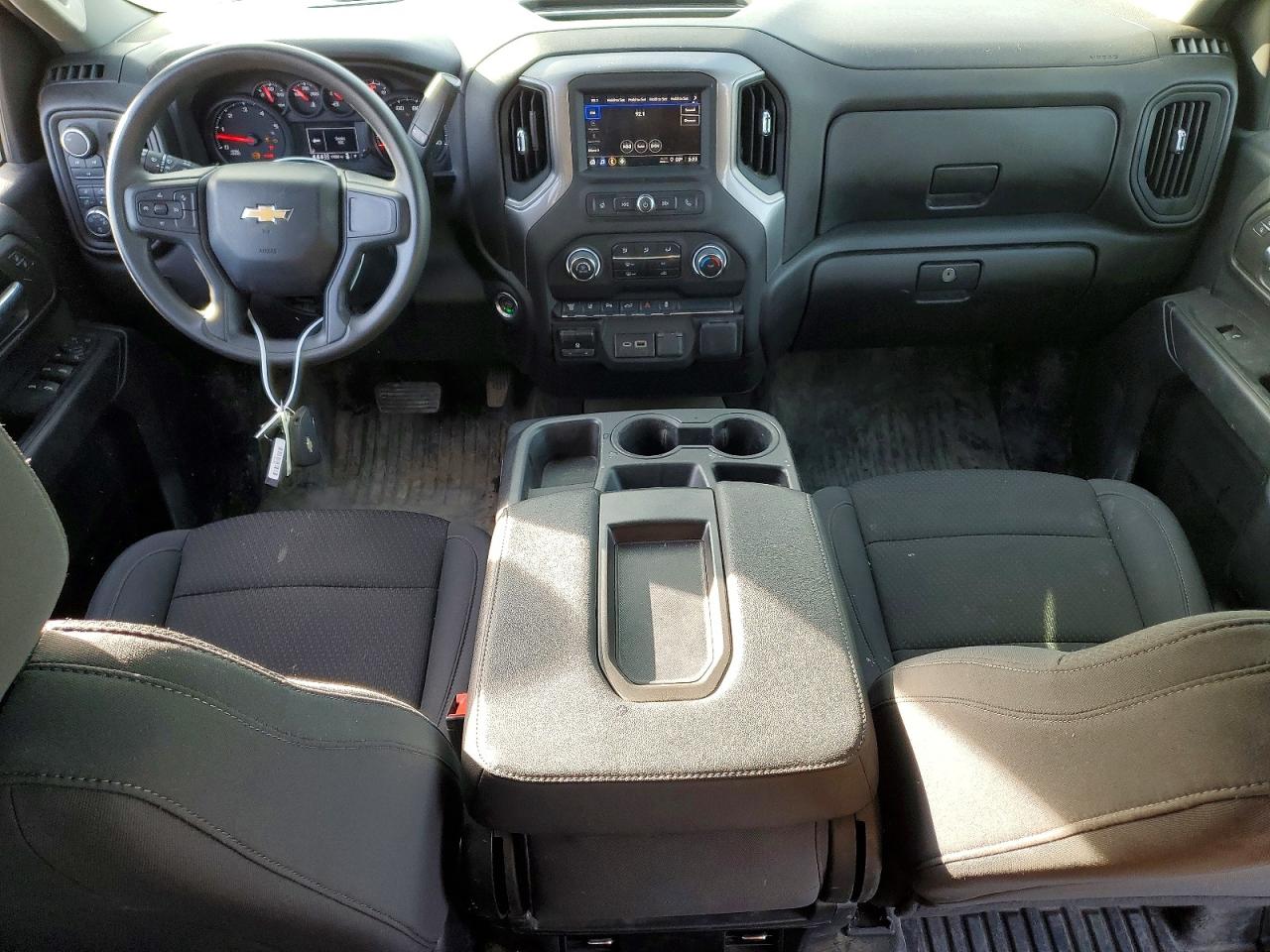 2025 CHEVROLET SILVERADO K3500 photo 8