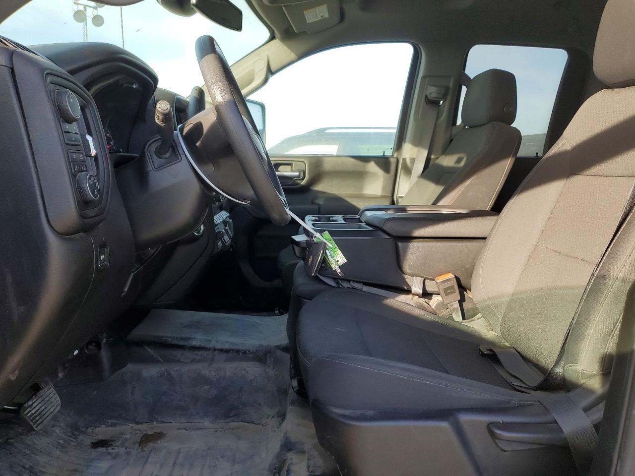 2025 CHEVROLET SILVERADO K3500 photo 7