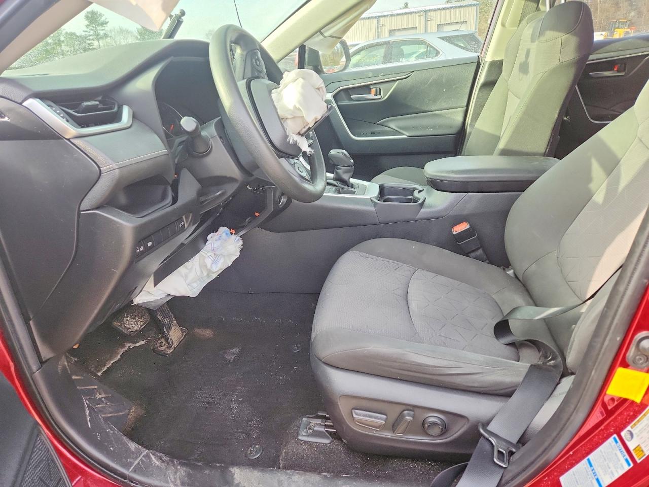 2019 TOYOTA RAV4 XLE photo 13