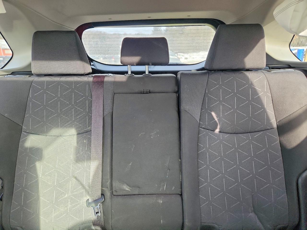 2019 TOYOTA RAV4 XLE photo 19