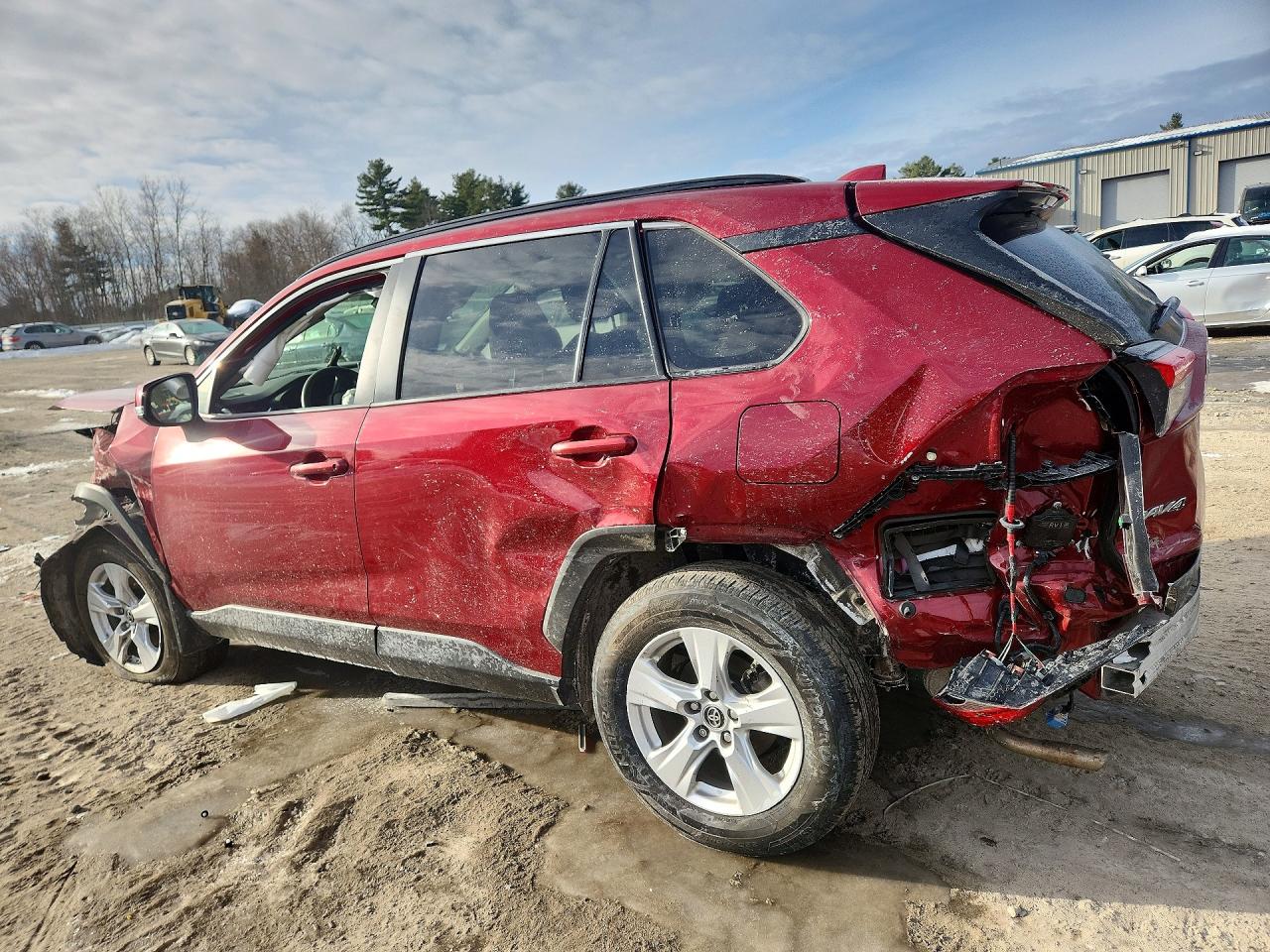 2019 TOYOTA RAV4 XLE photo 3