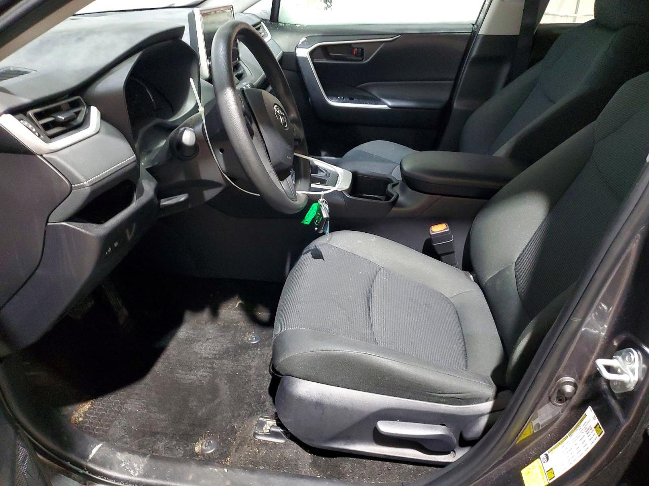 2024 TOYOTA RAV4 LE photo 19
