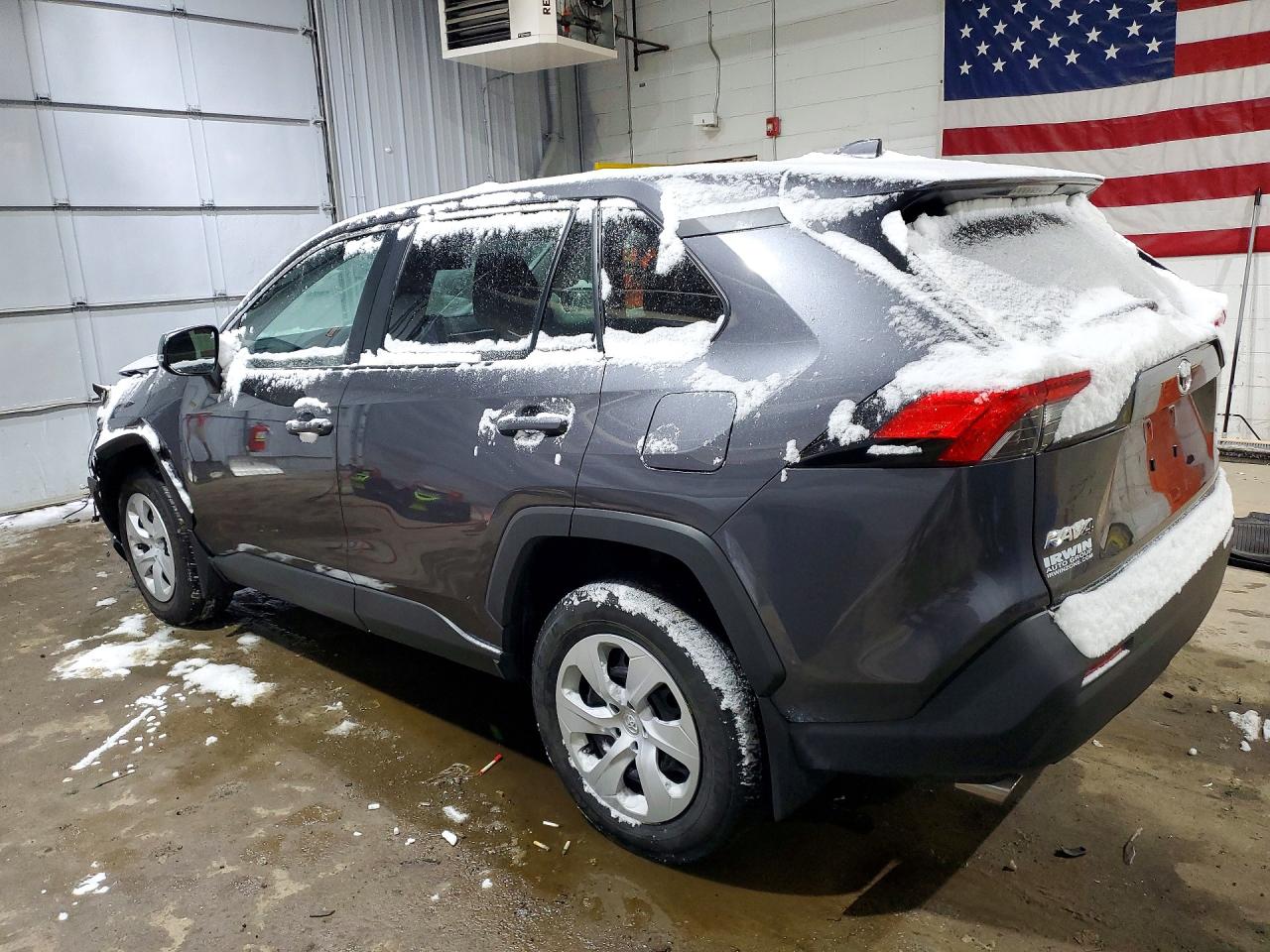 2024 TOYOTA RAV4 LE photo 4