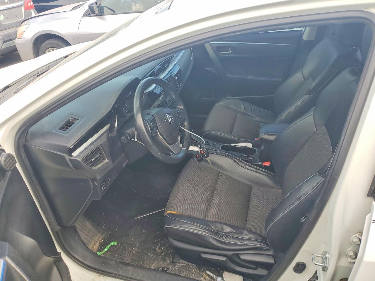 2014 TOYOTA COROLLA L photo 13