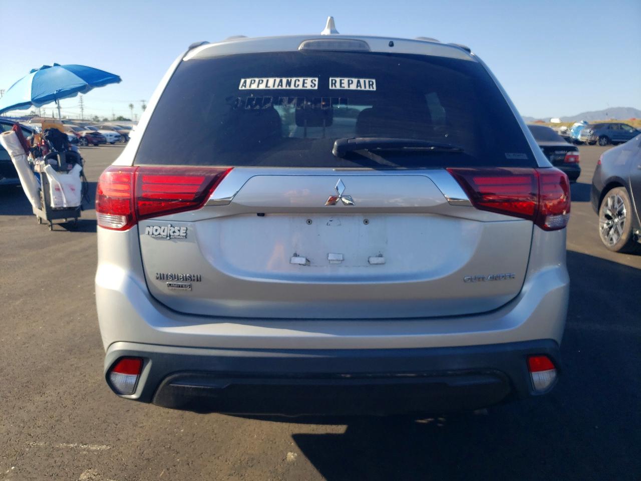 2019 MITSUBISHI OUTLANDER SE photo 11